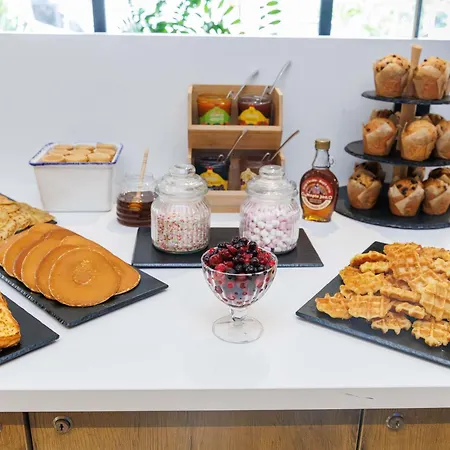 宜必思戛纳曼德里尔酒店 3*