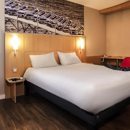 酒店 宜必思戛纳曼德里尔酒店 3*