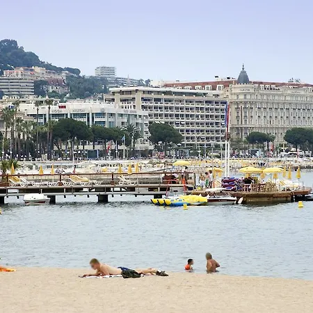 宜必思戛纳曼德里尔酒店