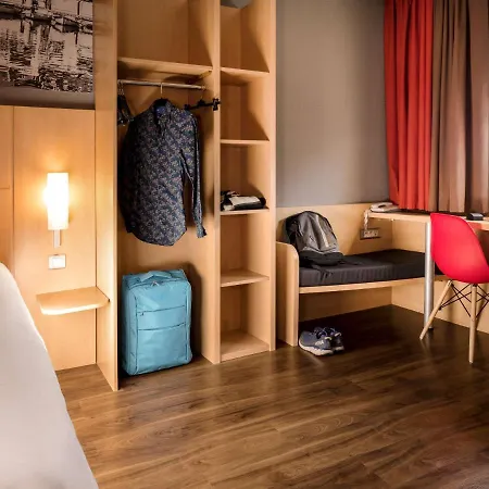 Hotel Ibis Cannes 3*