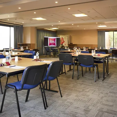 Ibis Cannes 3* 망들리유 라 나플