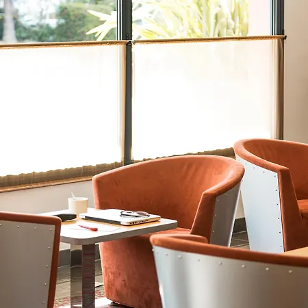 Ibis Cannes 호텔 3*