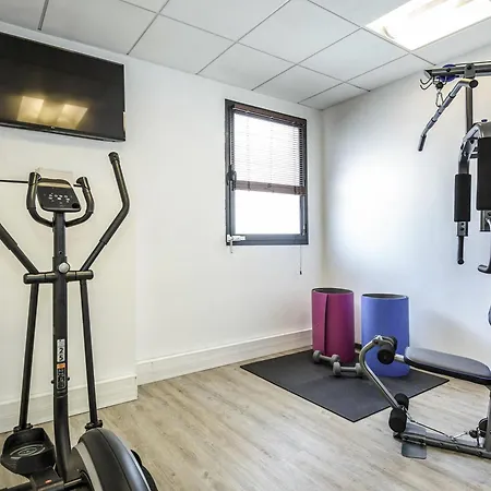 Ibis Cannes ماندوليو لا نابول