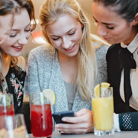 Ibis Cannes ماندوليو لا نابول