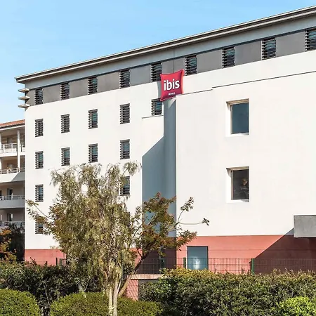 Ibis Cannes 3*