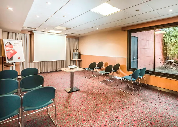 Ibis Cannes فندق ماندوليو لا نابول