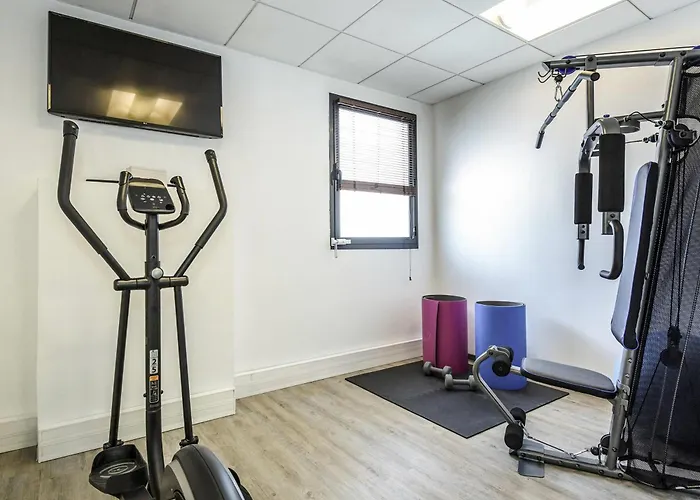 Ibis Cannes ماندوليو لا نابول