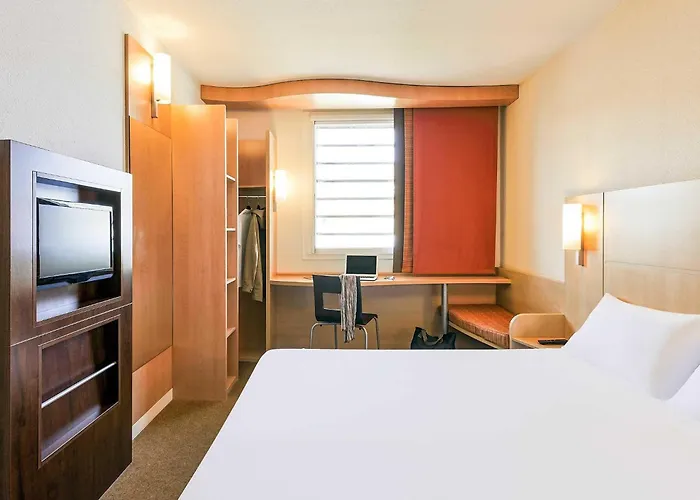 Ibis Cannes فندق ماندوليو لا نابول