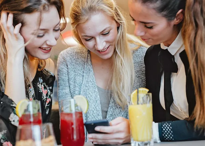 Ibis Cannes ماندوليو لا نابول